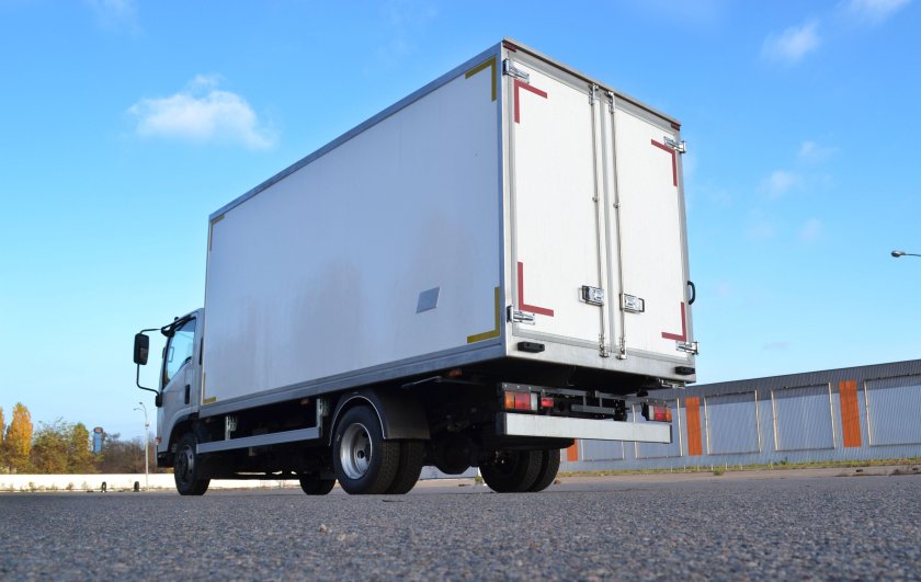 Isuzu NPR-75 фургон