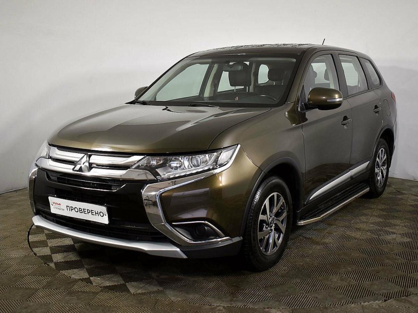 Mitsubishi Outlander 2017 коричневый