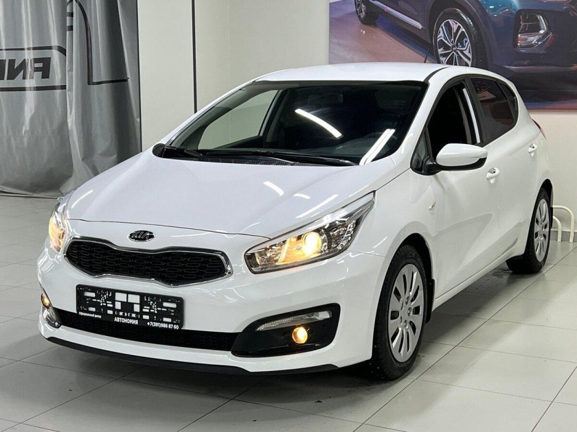 Kia Ceed 2018 белый