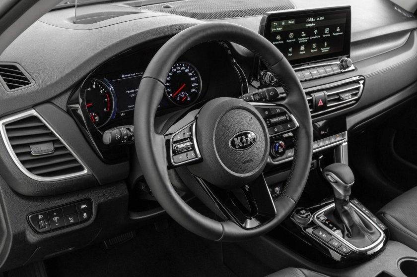 Kia Seltos Luxe 1.6 автомат