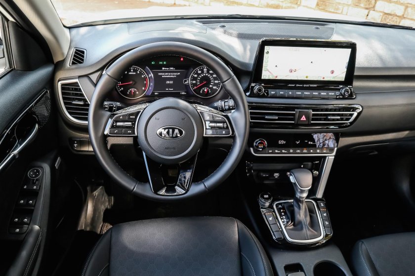 Киа Селтос 2022 салон