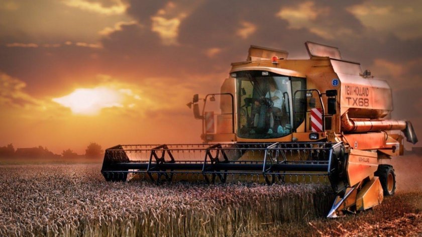 Комбайн в поле