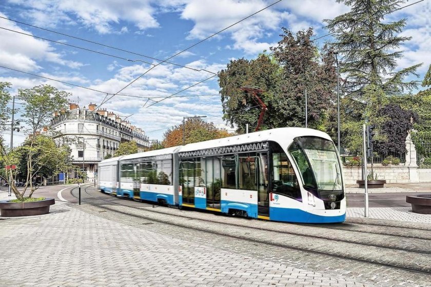 Трамвай УКВЗ 71 628