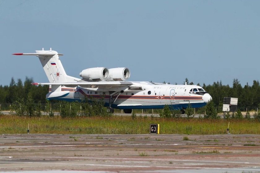 Самолет для тушения пожаров бе-200