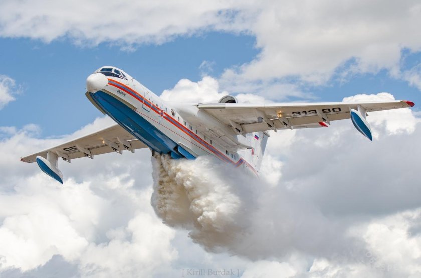 Самолет бе 200 забор воды