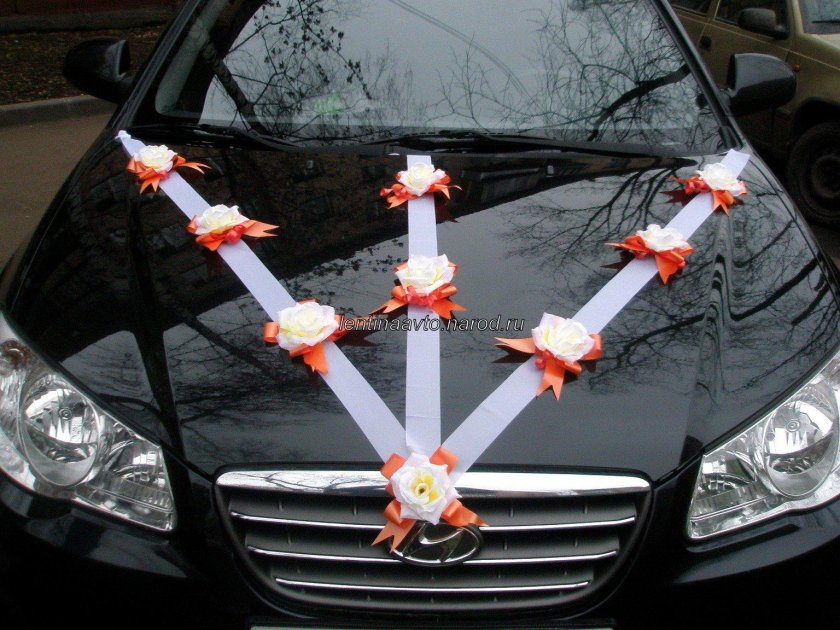 Украшение машины на свадьбу