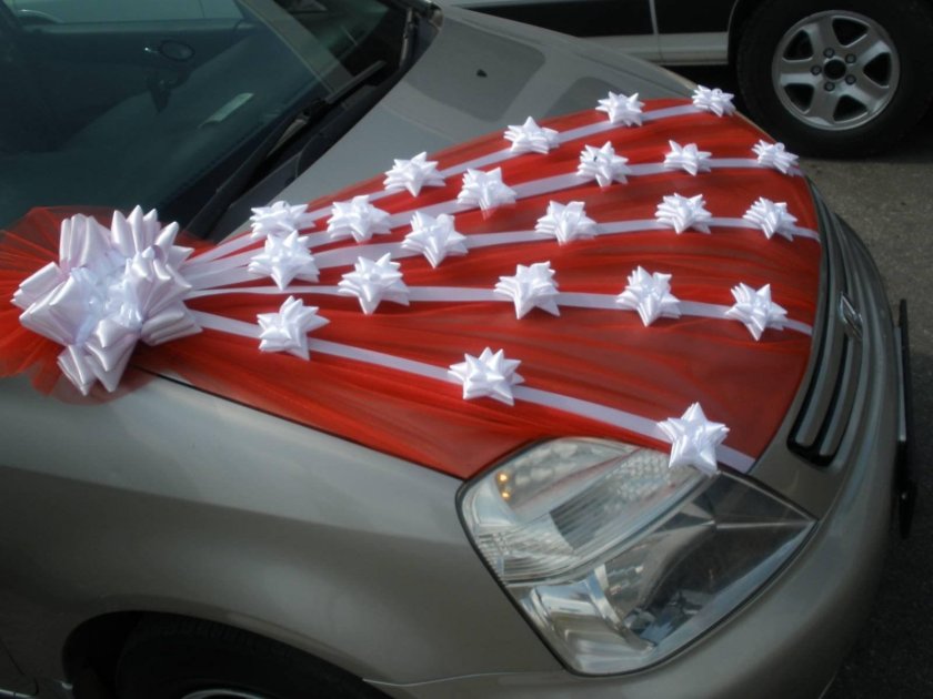 Украшение автомобиля на свадьбу