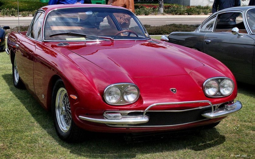 Lamborghini 400 gt 2+2