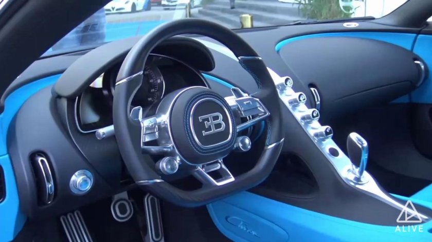 Bugatti Chiron салон