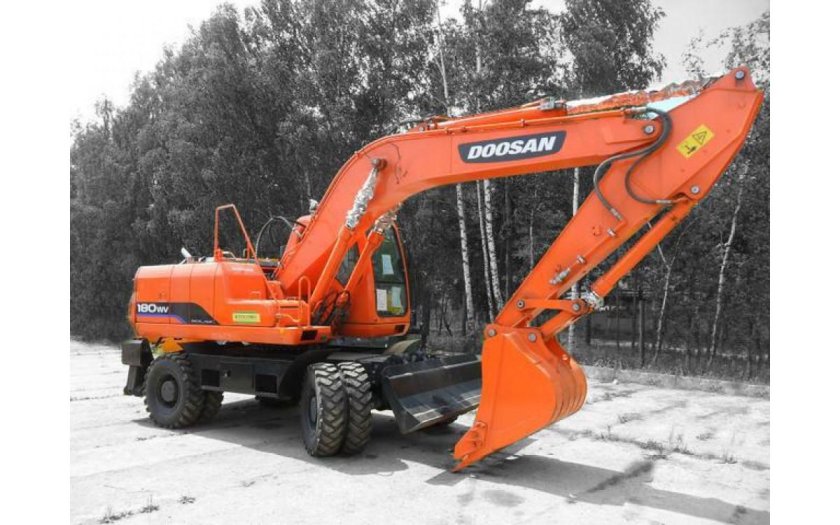 Колесный экскаватор Doosan s180w