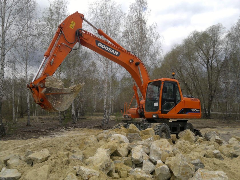 Колесный экскаватор Doosan s180w-v