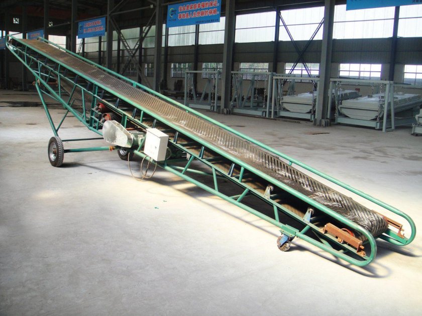 Конвейер с болтами