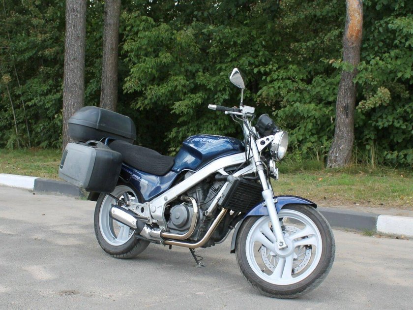 Honda NTV 650 Revere