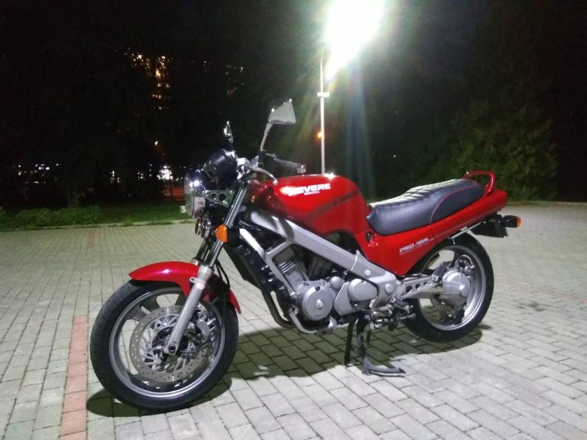 Honda NTV 650 Revere