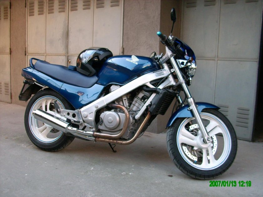 Хонда NTV 650 Revere