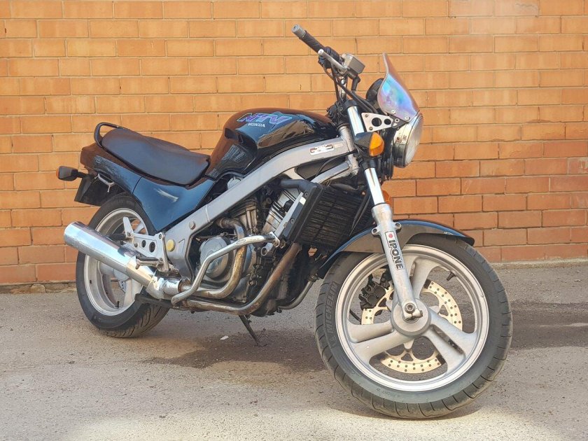 Хонда NTV 650 В пластике