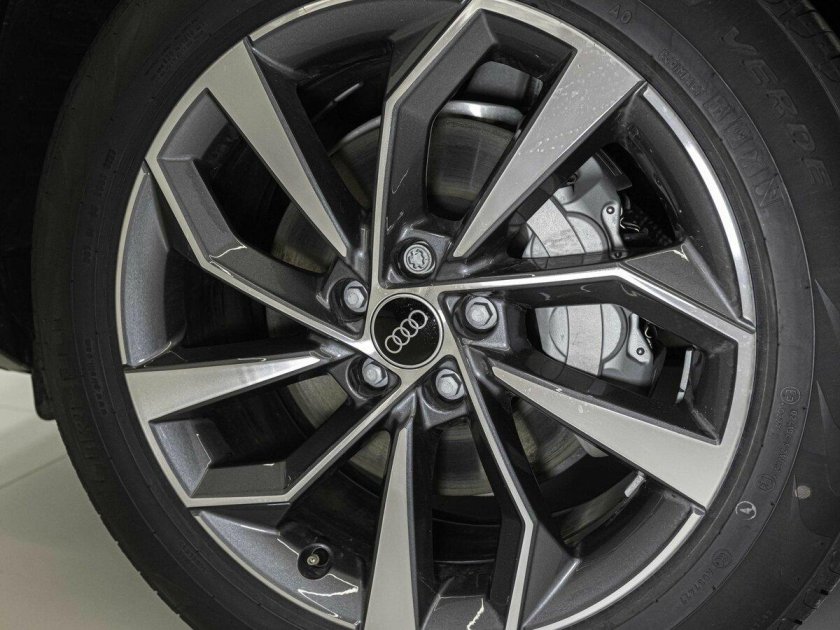 Audi q5 l 2.0 40 TFSI S Tronic quattro (190 л.с.) Luxury Dynamic белый