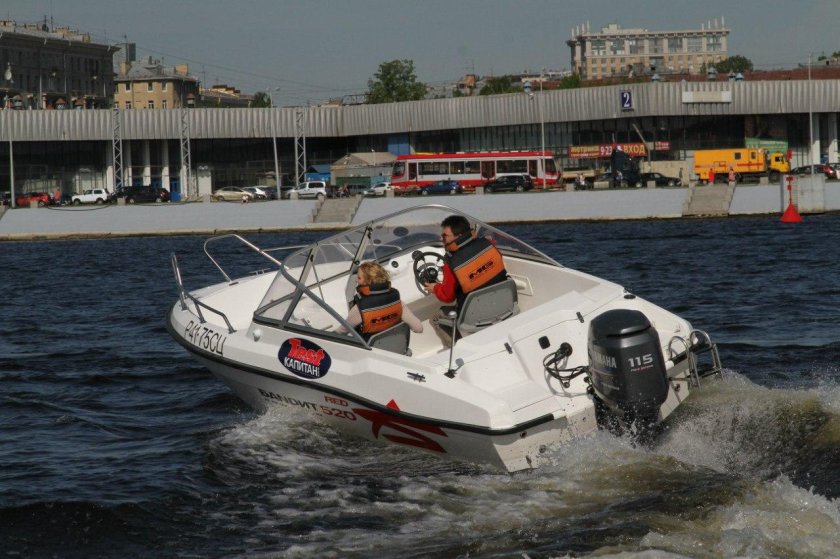 БАNDИТ 520 Bowrider