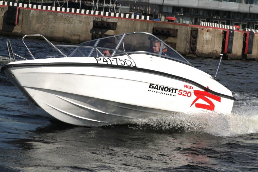 Катер бандит б-520