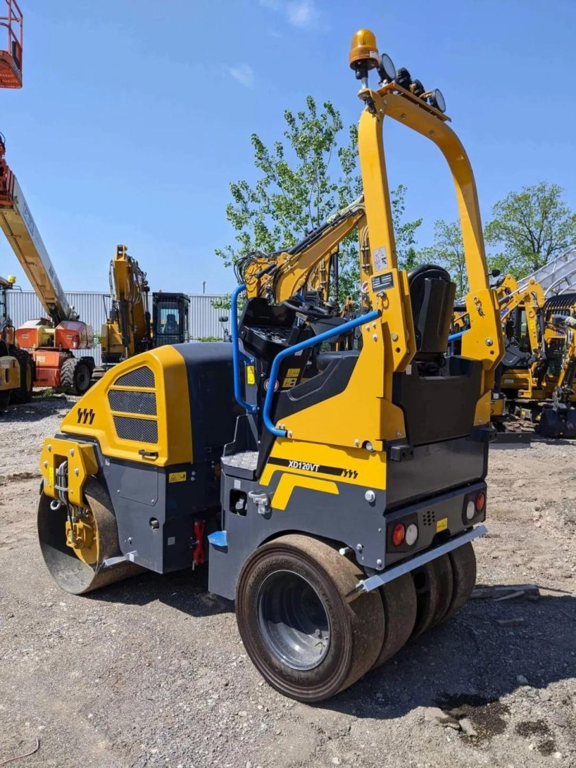 Каток XCMG xd120vt