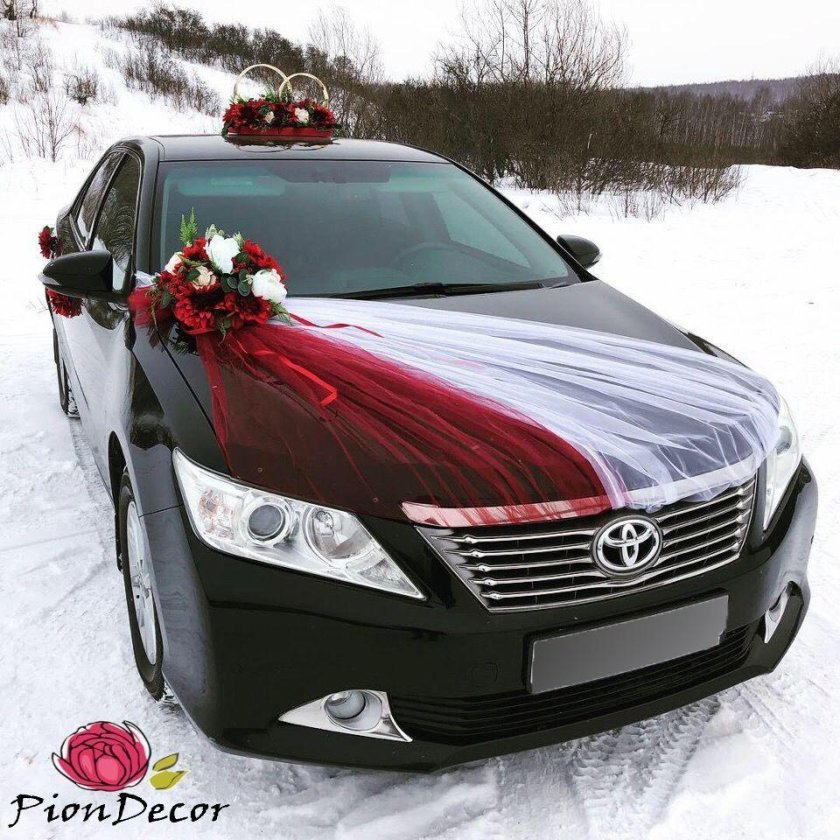 Украшение свадебного авто