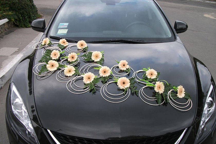 Украшение автомобиля на свадьбу
