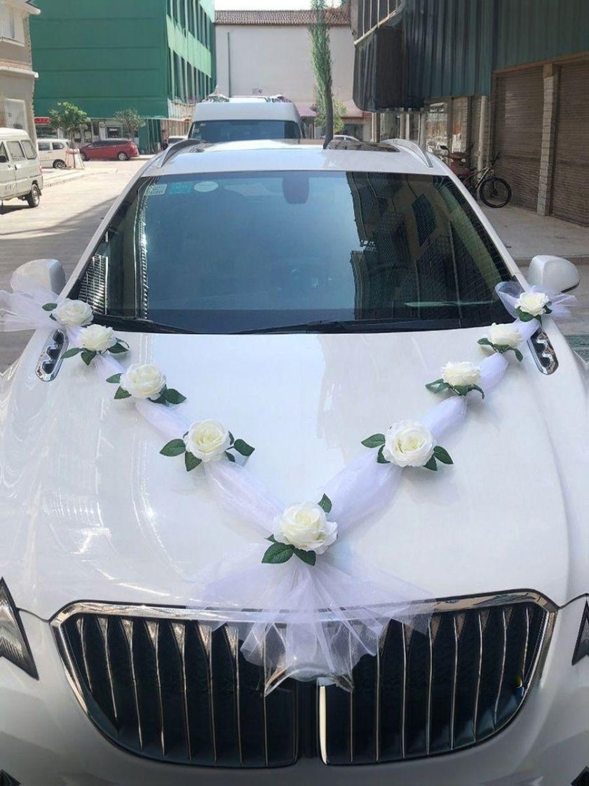 Свадебные украшения на машину