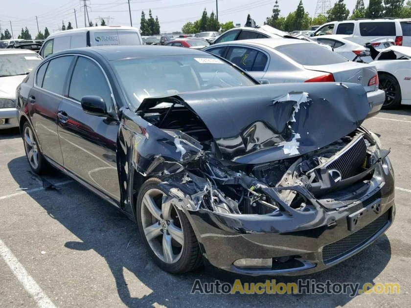 Разбитый Лексус gs300