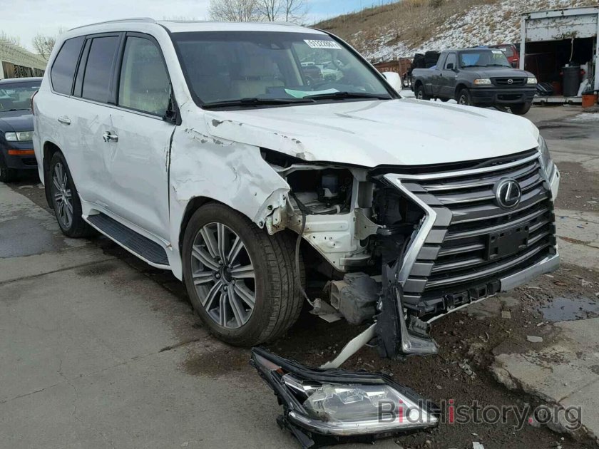 Разбитый Лексус 570