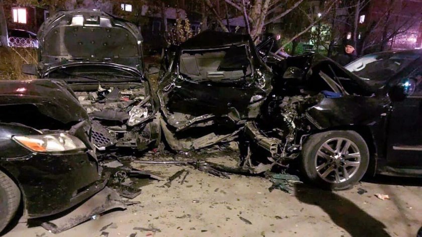 Разбитый Лексус 570