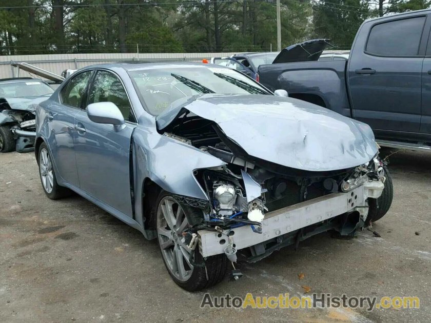 Разбитый Лексус is 250