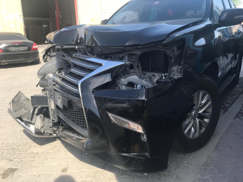 Lexus LX 570 битый