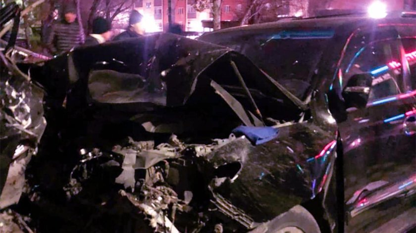 Разбитый Лексус ЛХ