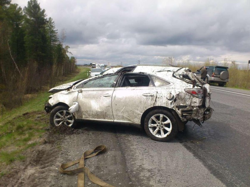 Разбитый Лексус РХ 350