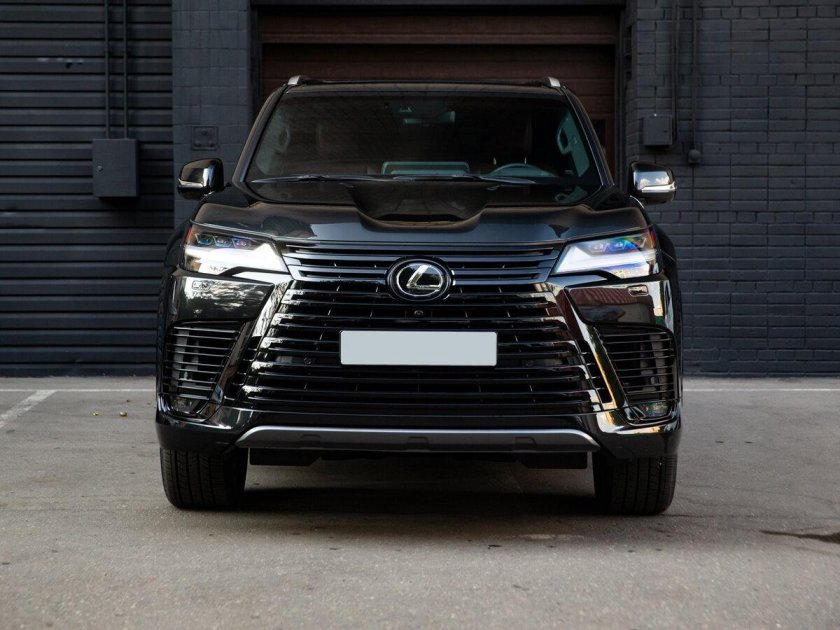 Lexus LX 600 черный
