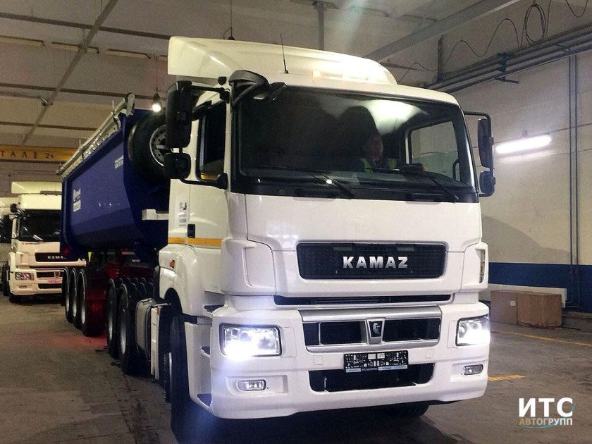 КАМАЗ 65206 самосвал