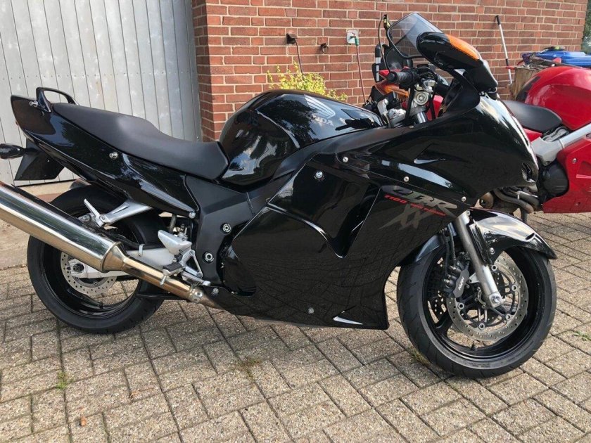 Хонда черный Дрозд 1100