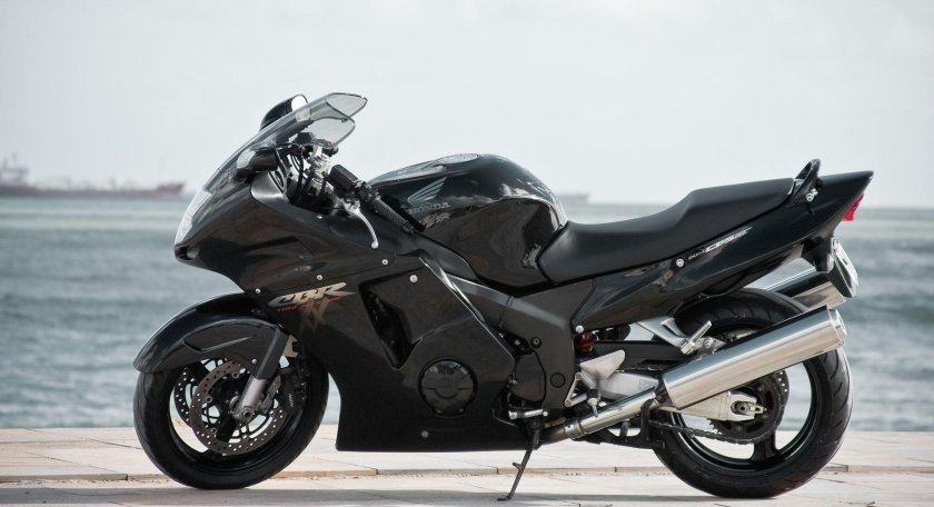 Хонда CBR 1100 Blackbird