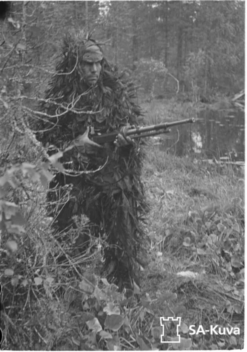 1941 Разведчики в маскхалатах