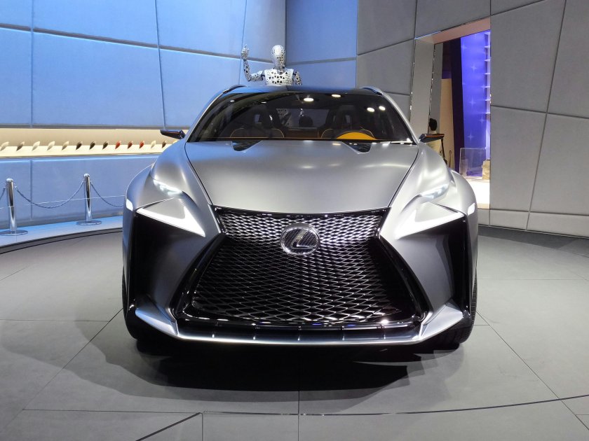 Lexus LF-NX