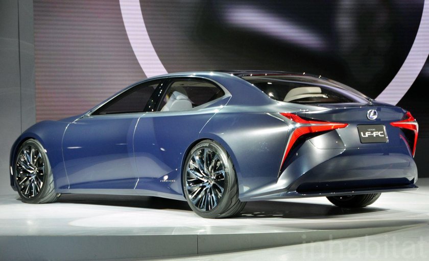 Спорткары седаны