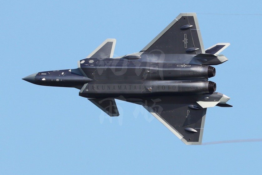 J-20 истребитель кабина