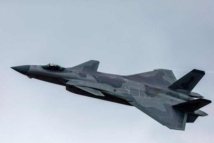 ВВС Китая надпись j-20