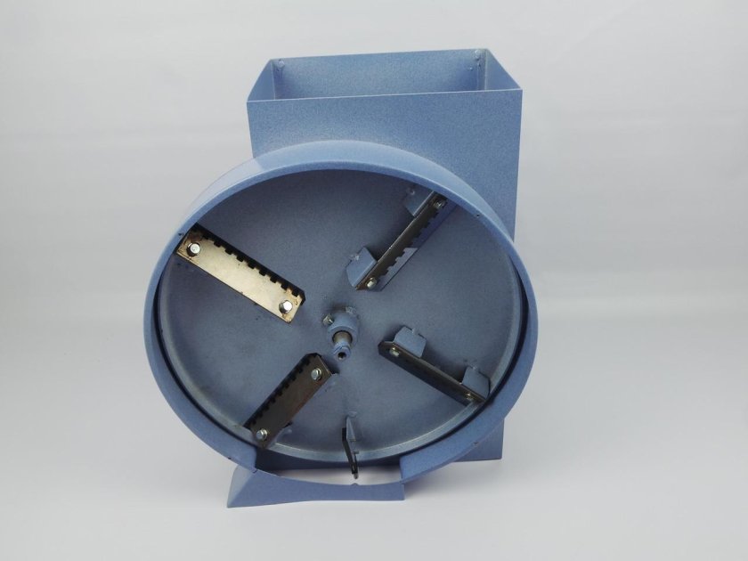 Корморезка Лан-5