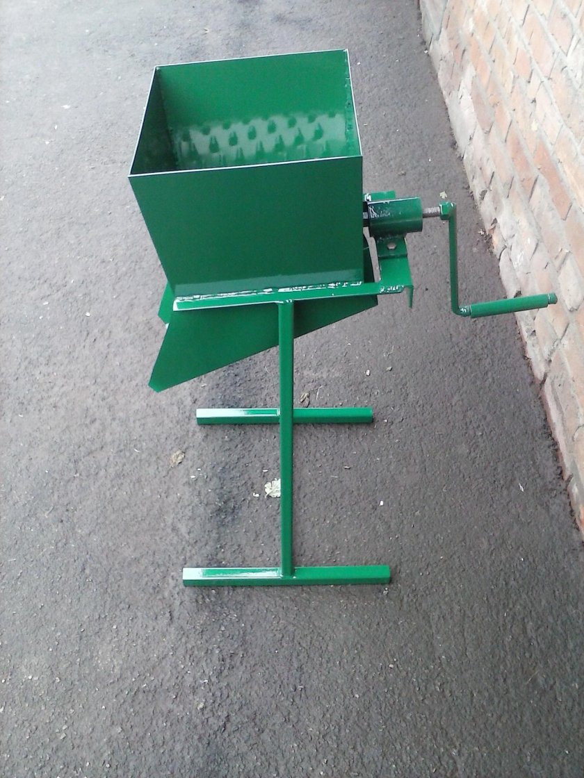 Бурякорезка с ручкой