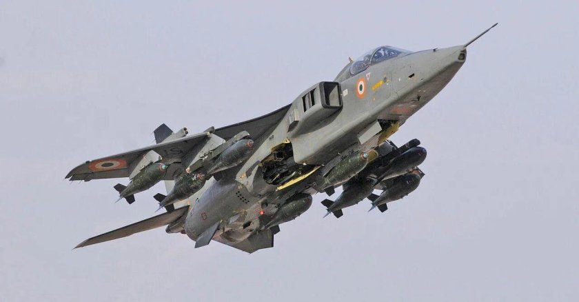 Истребитель-бомбардировщик Sepecat Jaguar