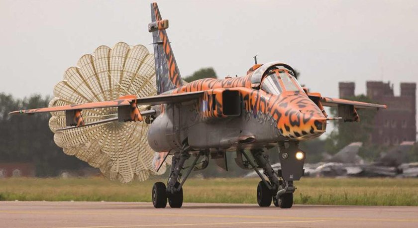 Самолёт Jaguar t.4