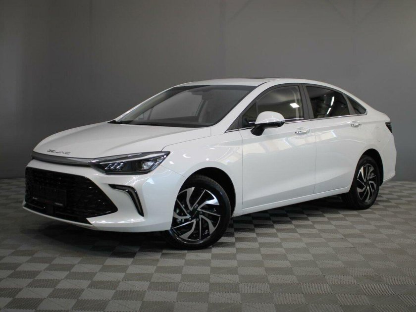 Белый BAIC u5 Plus фото