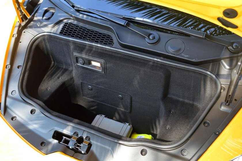 Lamborghini Huracan багажник