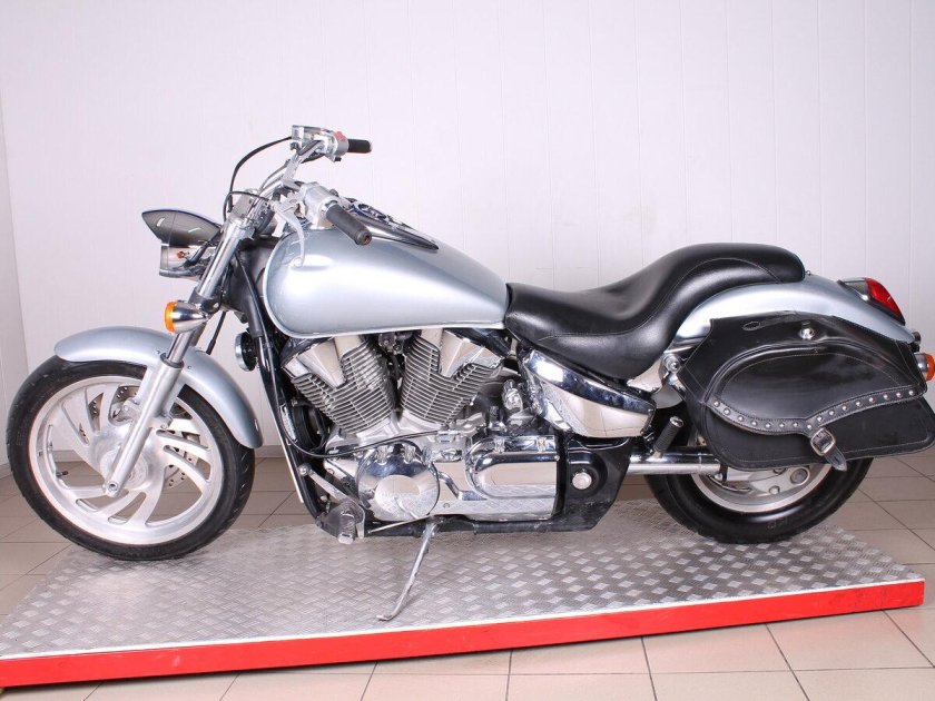 Honda vtx1300c, 2003